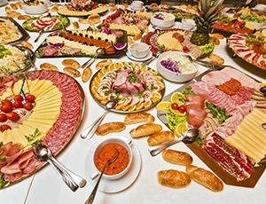 disposable serving trays